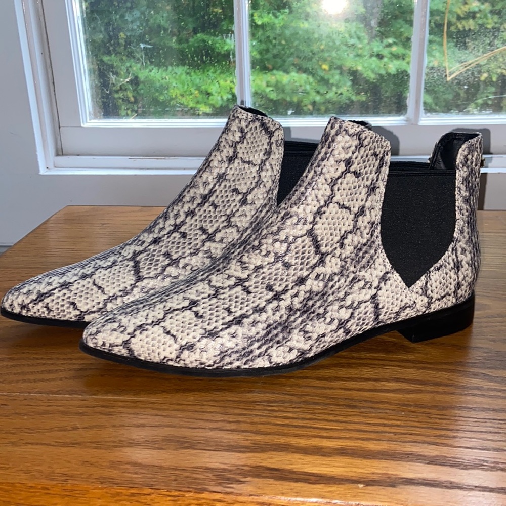 NWOT Cole Haan snakeskin booties, size 7.5